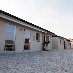 https://la-corte-di-emma-e-ale.it-lombardy.com